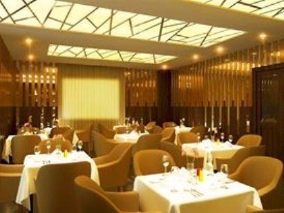 Apogee Hotel Хошимин Екстериор снимка